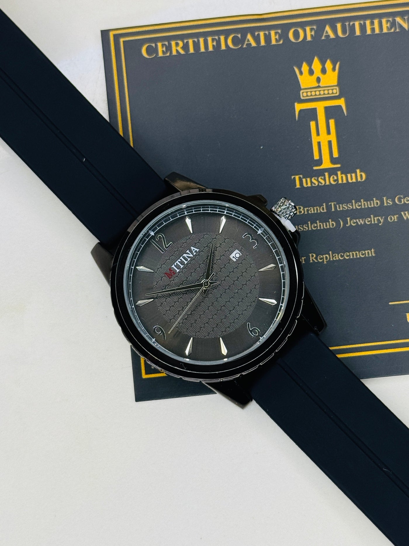 All Black Mitina Magnet Strap Watch