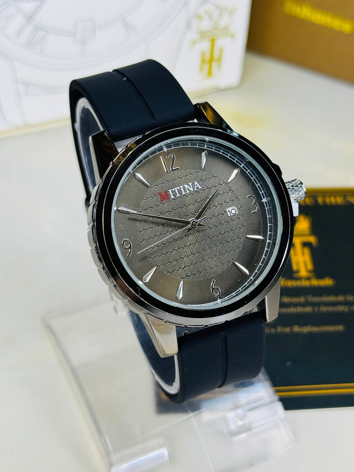 All Black Mitina Magnet Strap Watch